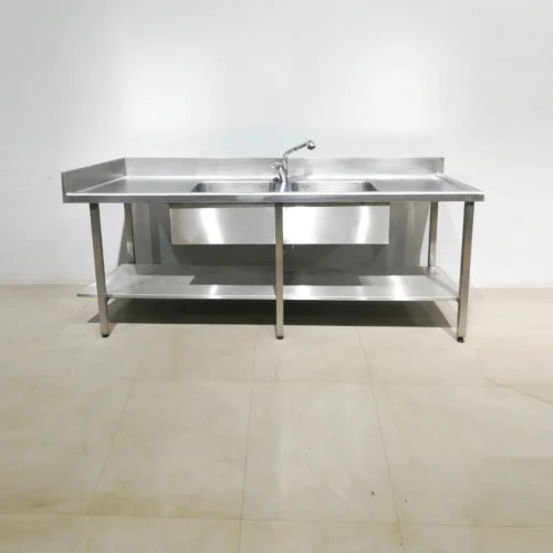 Pica d'inox amb potes, 2 aigüeres i aixeta de 230x70x99cm perfecta per a ús professional
