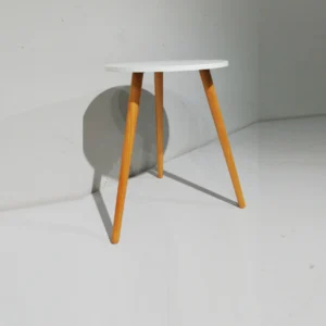 Taula auxiliar de fusta (ø35x45cm) de segonam mà en bon estat