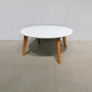 Taula de centre rodona de fusta ø78x36cm procedent d'una empresa en tancament