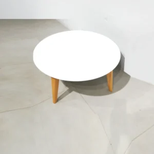 Taula de centre rodona de fusta ø78x36cm procedent d'una empresa en tancament