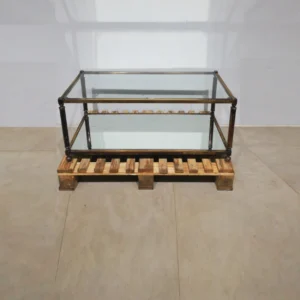 Taula de centre 98x49x42cm feta d'estructura metàl·lica i base de vidre