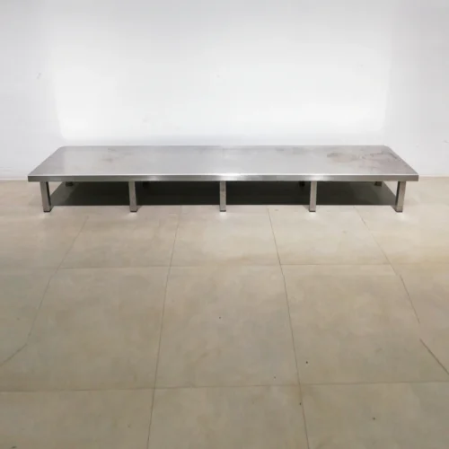 Plataforma d'inox de 251x60x30cm de gran qualitat i resistència en bon estat