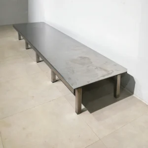 Plataforma d'inox de 251x60x30cm de gran qualitat i resistència en bon estat