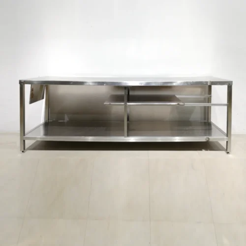 Taula d'acer inoxidable de 251x70x85 cm de segona mà en bon estat en venda a cabauoportunitats.com