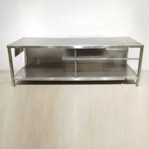 Taula d'acer inoxidable de 251x70x85 cm de segona mà en bon estat en venda a cabauoportunitats.com