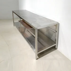 Taula d'acer inoxidable de 251x70x85 cm de segona mà en bon estat en venda a cabauoportunitats.com