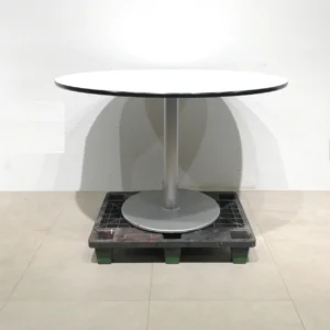 Taula rodona de melamina amb peu de gran qualitat i resistència en venda a cabauoportunitats.com