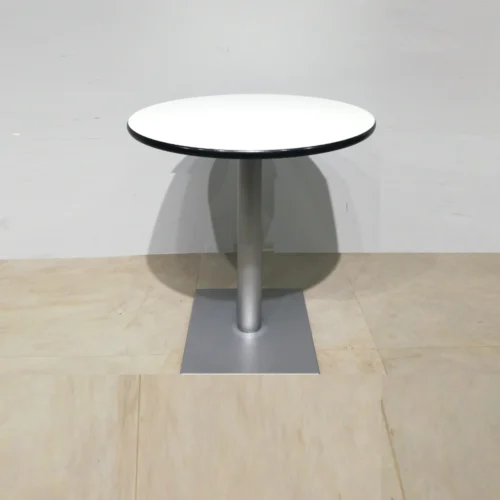 Taula amb peu central de gran qualitat (ø 70x75 cm) perfecta per a bar, restaurant, hotel en venda a cabauoportunitats.com