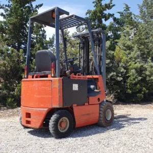 Carretó elevador elèctric NISSAN 1.500kg amb masteler triple i bateria regenerada en venda a cabauoportunitats.com