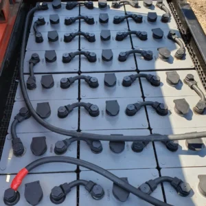 Carretó elevador elèctric NISSAN 1.500kg amb masteler triple i bateria regenerada en venda a cabauoportunitats.com