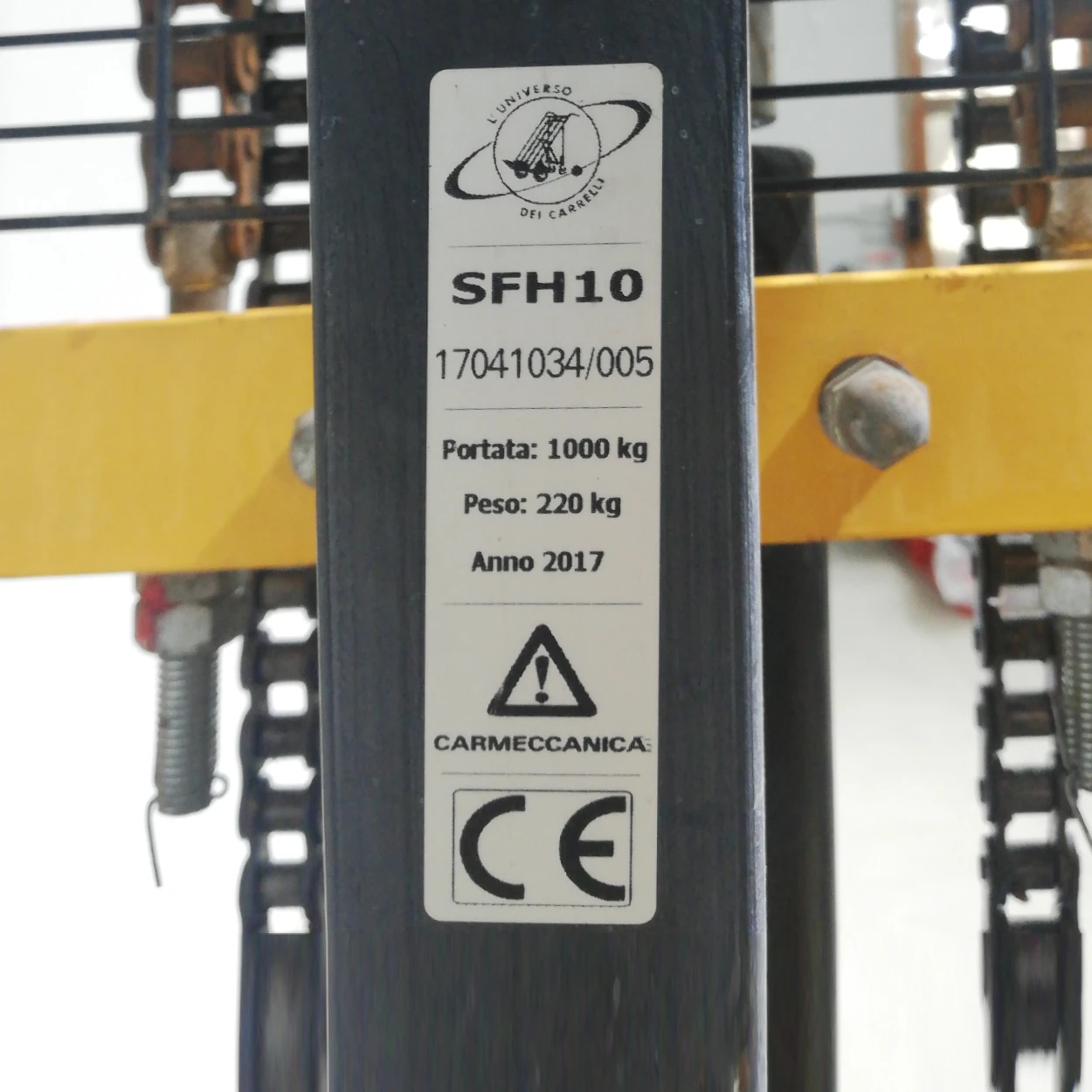 Transpalet manual SFHIO 1000kg de segunda mano en muy buen estado en venta en cabauoportunitats.com