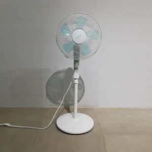 Ventilador de pie CECOTEC EnergySilence 500, elegante, de color blanco en venta en cabauoportunitats.com