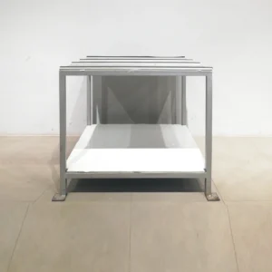 Banco de trabajo de 99x100x88cm hecho de estructura galvanitzada y base inferior de melamina