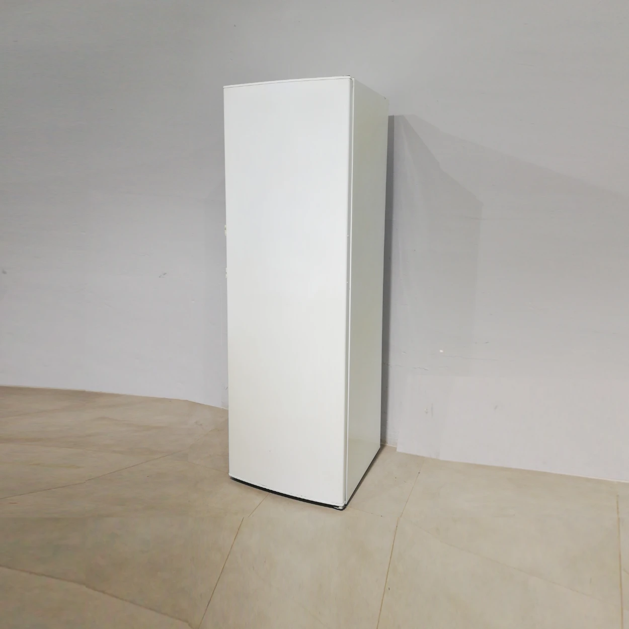 Congelador vertical BALAY 3GFB1610/02 de segona mà en bon estat