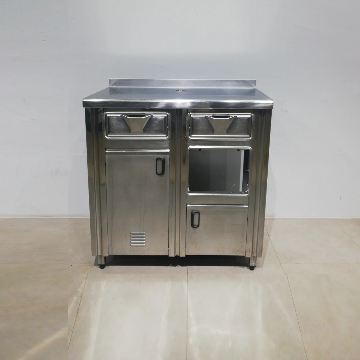 Moble per a cafetera 103x56x116cm d’ocasió fet de xapa d’acer inoxidable de gran qualitat