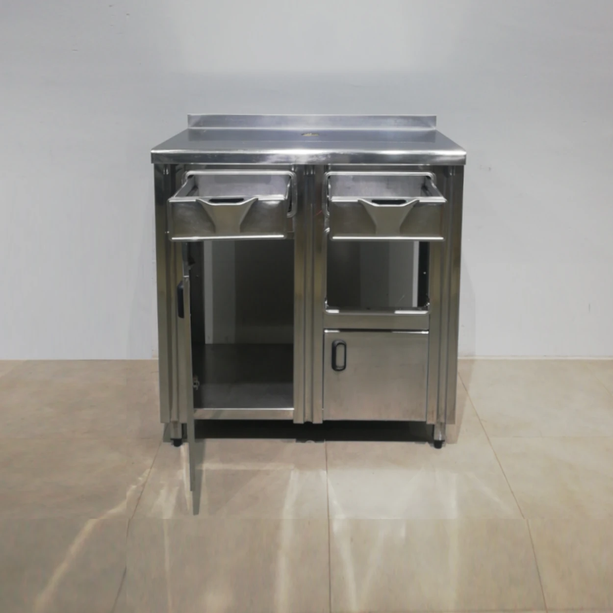 Moble per a cafetera 103x56x116cm d’ocasió fet de xapa d’acer inoxidable de gran qualitat