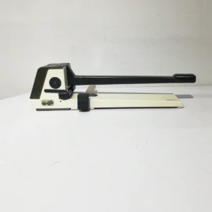 Perforadora de paper LEITZ 5182 d'ocasió procedent d'una empresa en tancament