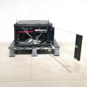 Armari rack d'ocasió (57x50x37cm) fet en xapa d'acer amb porta transparent