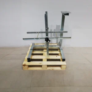 Enrotllador de cable (80x61x102cm) fet d'acer procedent d'una empresa en tancament