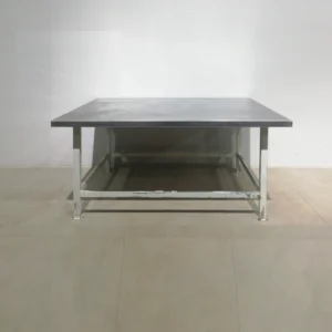 Mesa de acero inoxidable de 140x110x73cm de gran qualitat i resistencia en buen estado