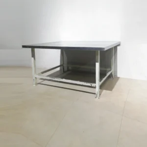 Mesa de acero inoxidable de 140x110x73cm de gran qualitat i resistencia en buen estado
