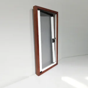 Finestra amb mosquitera corredissa i marc de fusta (52x6x107cm) feta de PVC