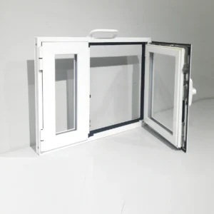 Finestra amb marc i vidre (70x4x53cm) feta de PVC de segona mà en bon estat