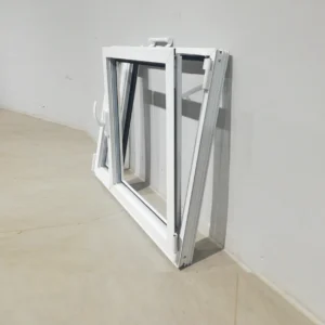 Finestra amb marc sense vidre (90x6x70cm) feta de PVC de segona mà