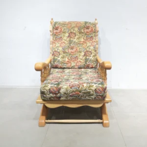 Butaca estil provençal d'ocasió 60x76x96cm de fusta amb coixí molt còmode