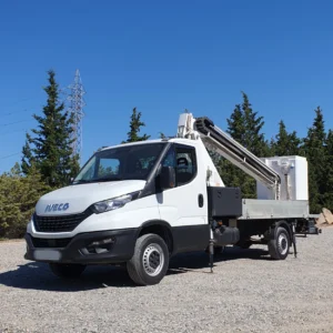 Camió amb plataforma IVECO DAILY 16m d'alçada de treball de segona mà en venda a cabauoportunitats.com