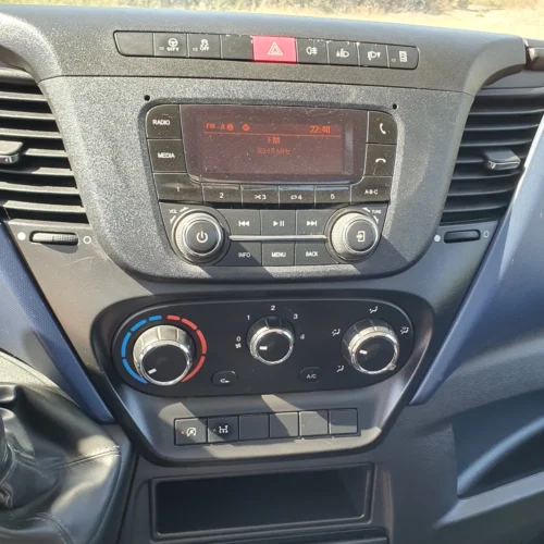 Camió amb plataforma IVECO DAILY 16m d'alçada de treball de segona mà en venda a cabauoportunitats.com