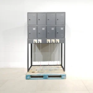 Mòdul de 8 taquilles i amarrament per a 5 carrets amb pany de moneda i cadenes