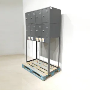 Mòdul de 8 taquilles i amarrament per a 5 carrets amb pany de moneda i cadenes