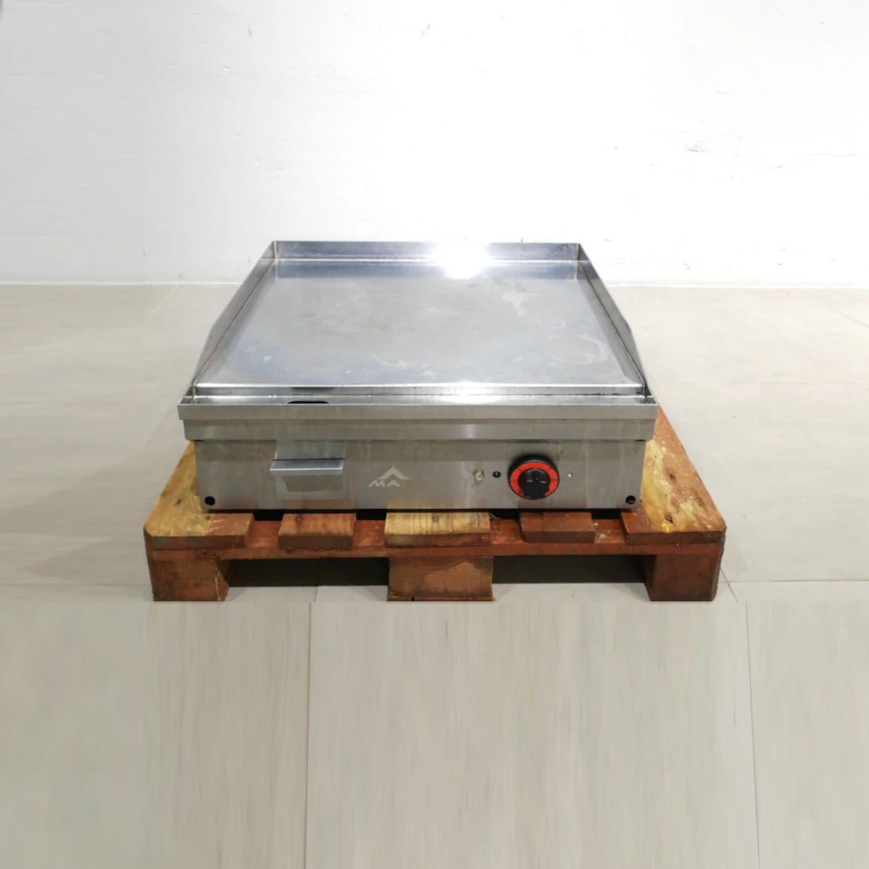 Plancha elรฉctrica MAINHO FCE-60 de ocasiรณn de cromo duro perfecta para bar, restaurante, hotel...