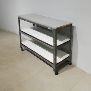 Prestatgeria amb rodes (119x40x87cm) feta amb estructura metàl·lica i bases de melamina