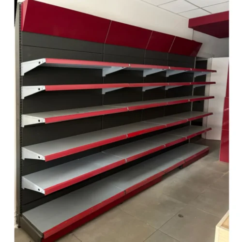 Linial de prestatgeries de botiga de 400x225cm de segona mà en bon estat en venda a cabauoportunitats.com