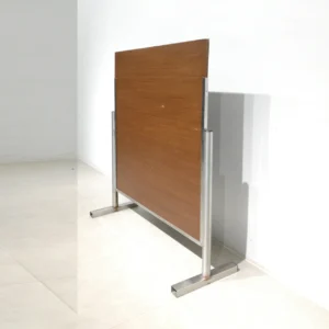 Separador d'estructura metàl·lica i panell de melamina de gran qualitat i resistència