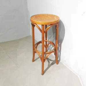 Taburete de ocasión (35x35x74cm) hecho de madera perfecto tanto para uso doméstico como profesional