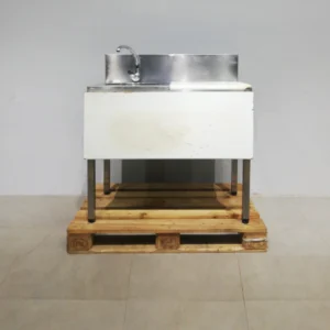 Taula d'inox d'ocasió (100x53x100cm) amb aigüera i base extensible a 93cm d'amplada