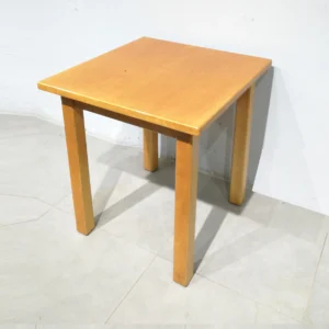 Mesa de madera (70x70x76 cm) perfecta tanto para uso doméstico como profesiona