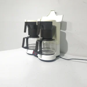 Cafetera KRUPS (32x23x33cm) doble de goteo en buen estado con capacidad de 8 a 10 tazas