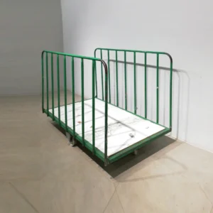 Carro para transporte de mercancías metálico (170x104x120cm) de segunda mano 