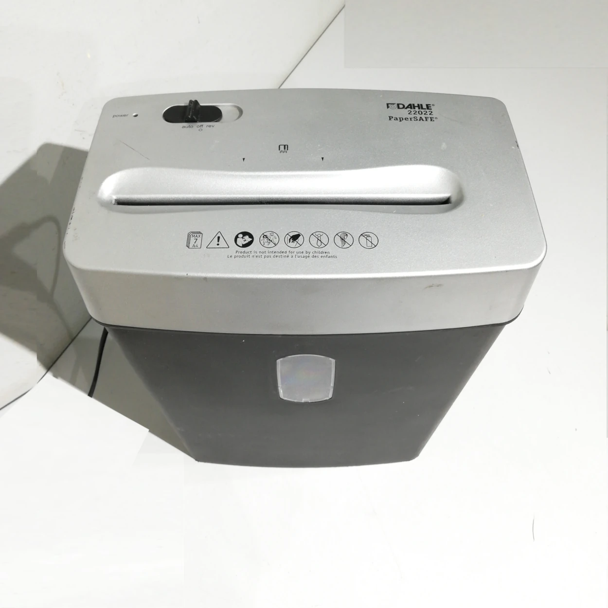 Destructora de papel DAHLE 22022 de ocasión procedente de una empresa en cierre