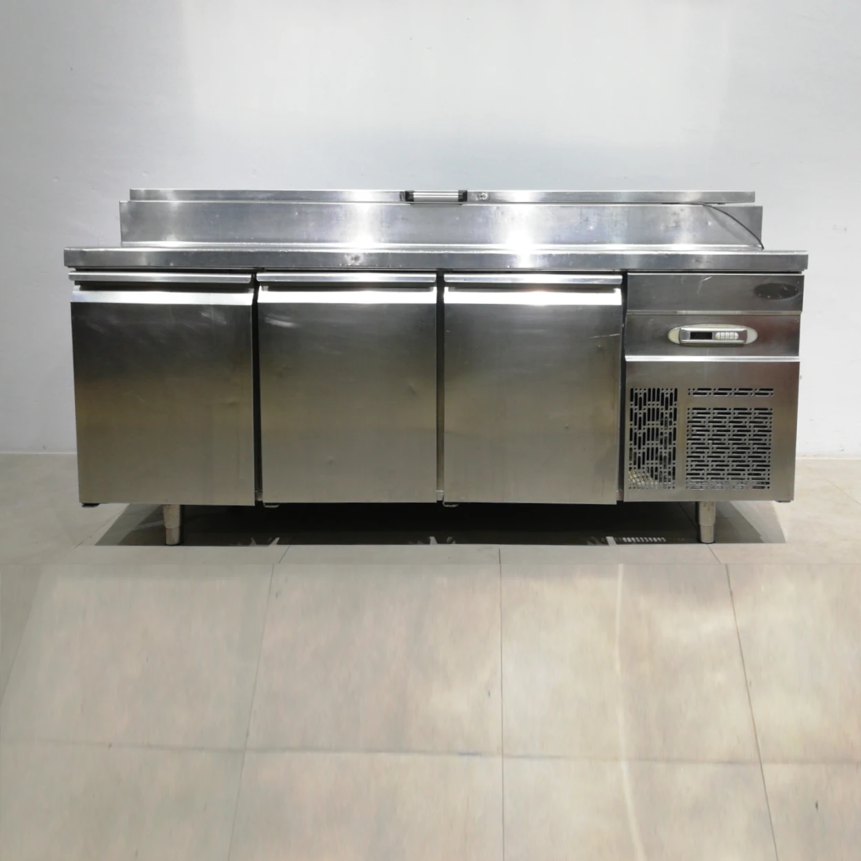 Taula freda amanides de doble obertura (196x70x103cm) de segona mà