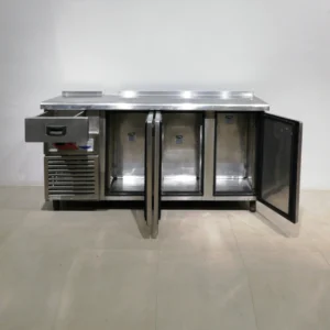 Nevera sotamostrador (196x60x105cm) d'inox de segona mà en bon estat