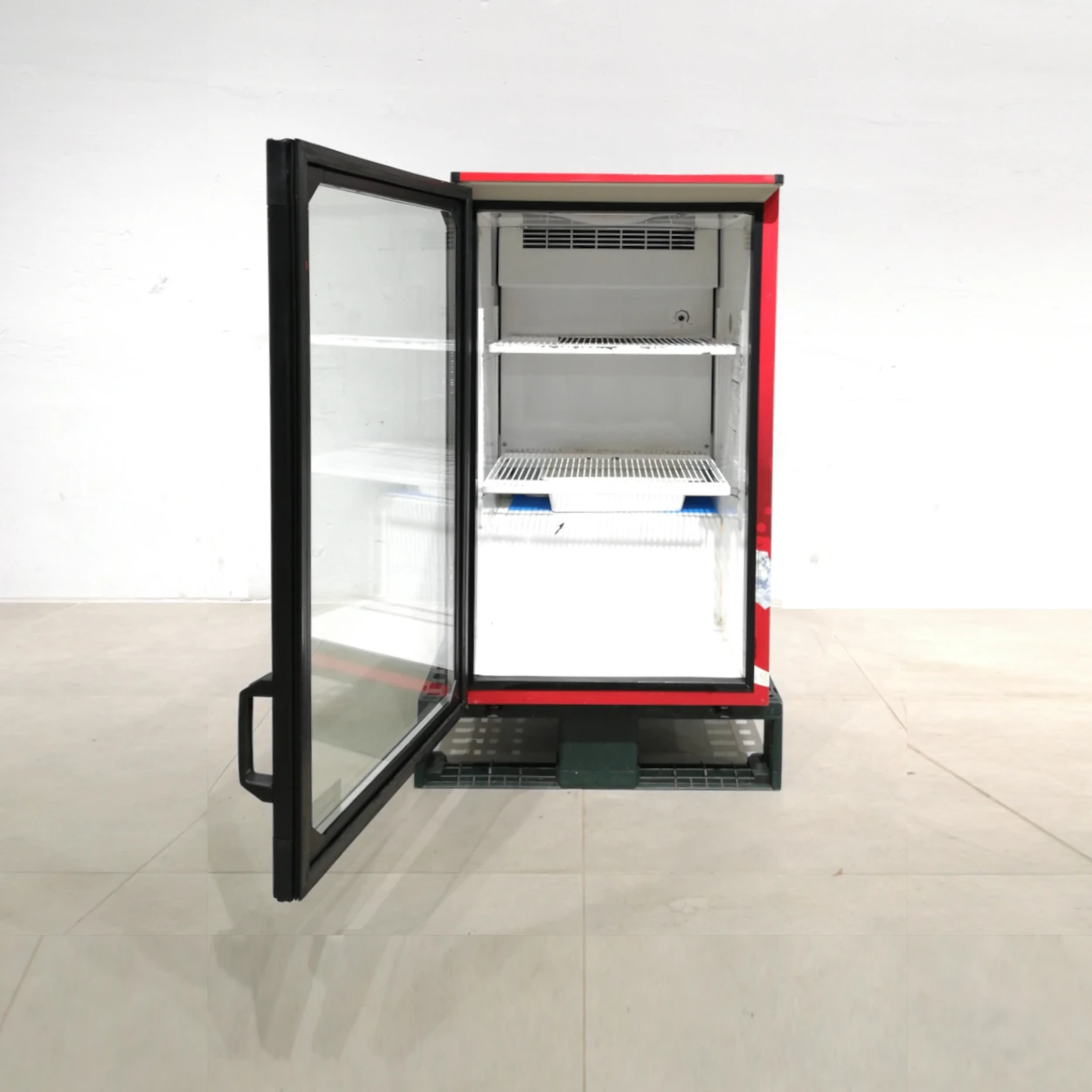 Nevera d'ocasió, amb porta de vidre (50x56x85cm) i de mides reduïdes en bon estat