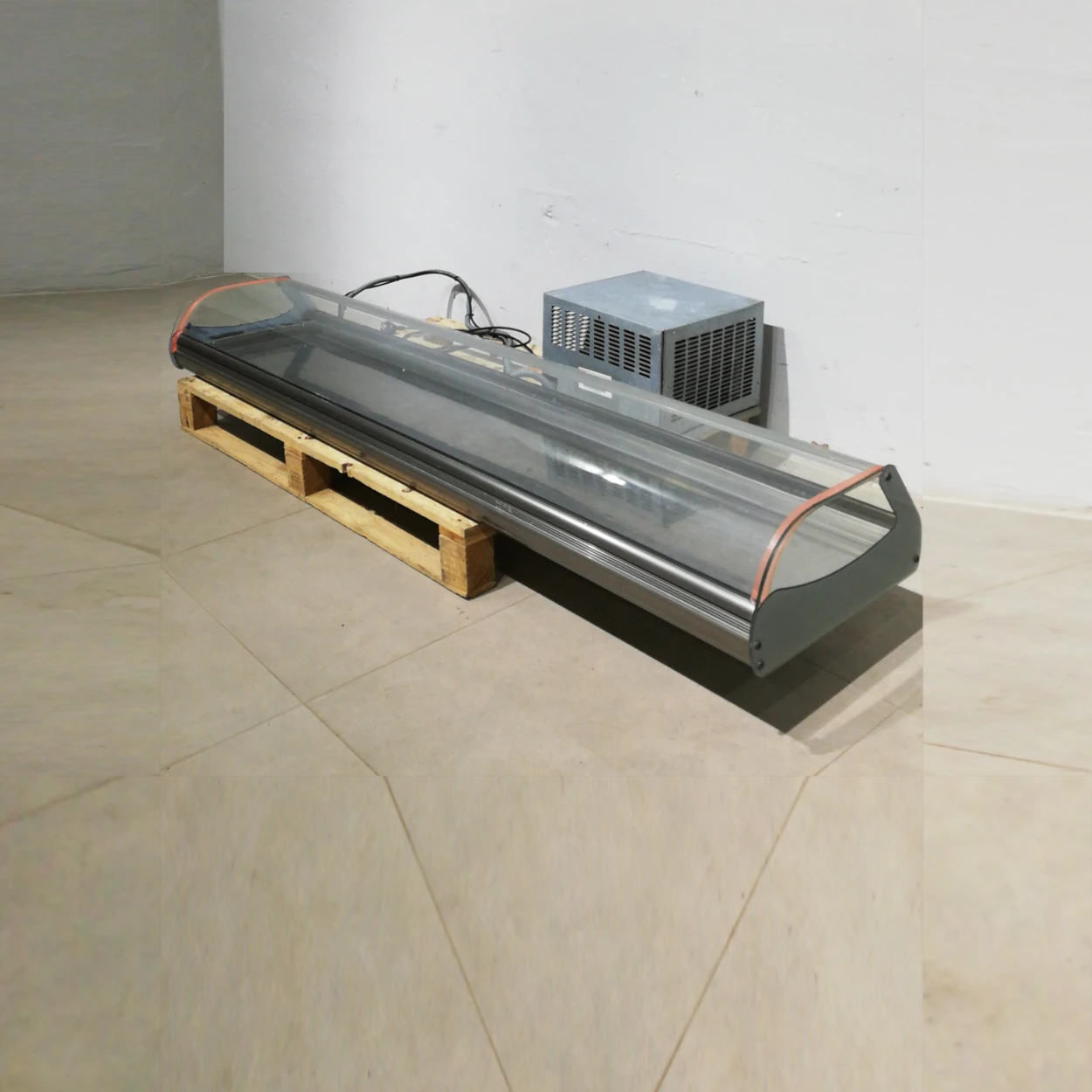 Nevera per a tapes COMERSA TOP-200 H10 de segona mร en bon estat