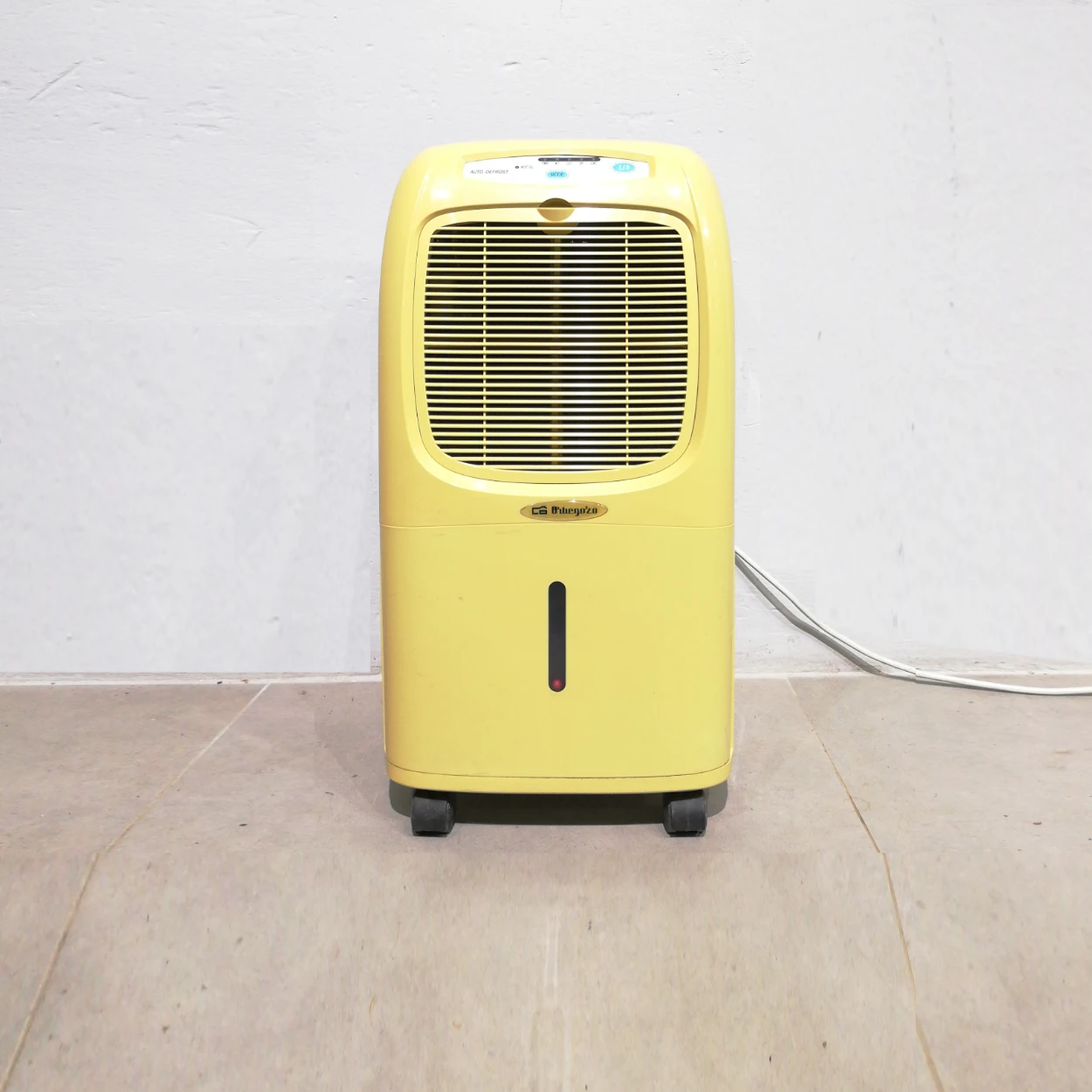 Deshumidificador ORBEGOZO DH-1800 d'ocasiรณ capacitat 18 litres potencia 290W