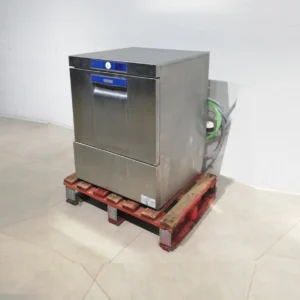 Lavavajillas de ocasión HOBART FX-10A procedente de una empresa en cierre