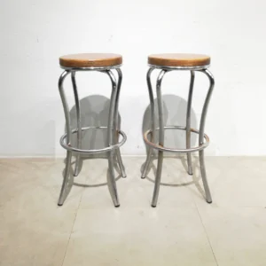 Taburetes de ocasión (ø36x76 cm) fabricados con tubo de acero y asiento de madera de gran resistencia